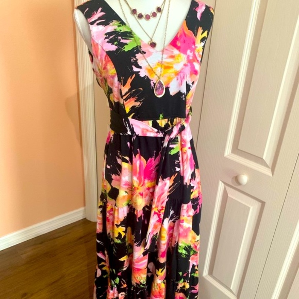 🌸SO HO Maxi Dress- Size M🌸